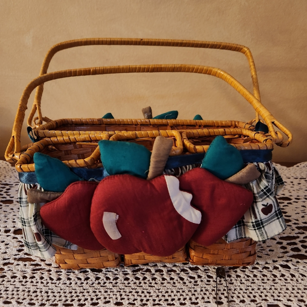 Apple wicker flatware caddy